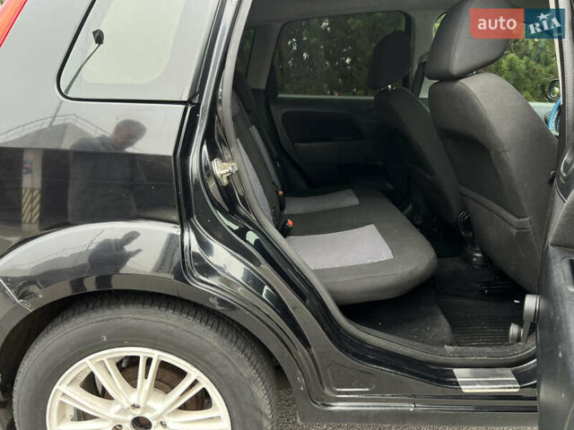 Черный Форд Фиеста, объемом двигателя 1.3 л и пробегом 251 тыс. км за 3500 $, фото 47 на Automoto.ua