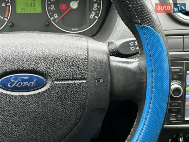 Черный Форд Фиеста, объемом двигателя 1.3 л и пробегом 251 тыс. км за 3500 $, фото 36 на Automoto.ua