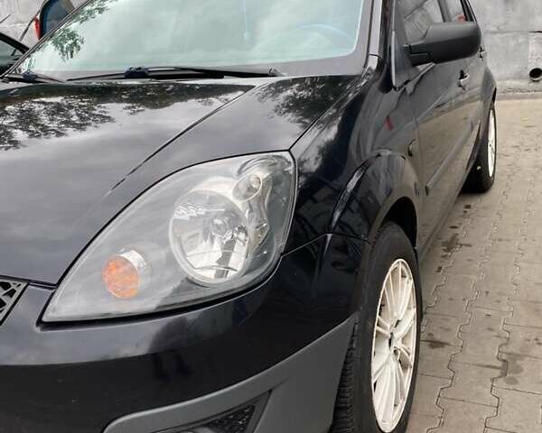 Чорний Форд Фієста, об'ємом двигуна 1.3 л та пробігом 250 тис. км за 3800 $, фото 2 на Automoto.ua