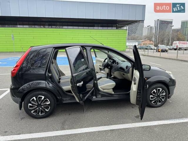 Черный Форд Фиеста, объемом двигателя 1.4 л и пробегом 145 тыс. км за 4350 $, фото 30 на Automoto.ua