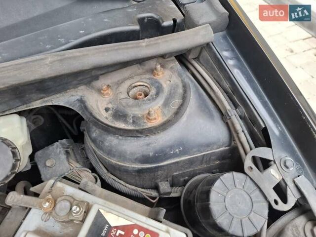 Черный Форд Фиеста, объемом двигателя 1.39 л и пробегом 220 тыс. км за 3800 $, фото 37 на Automoto.ua