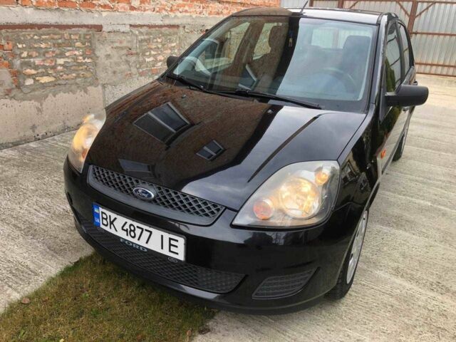 Черный Форд Фиеста, объемом двигателя 1.4 л и пробегом 234 тыс. км за 4400 $, фото 1 на Automoto.ua