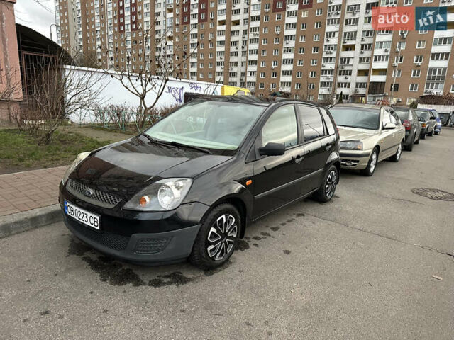 Черный Форд Фиеста, объемом двигателя 1.4 л и пробегом 145 тыс. км за 4000 $, фото 6 на Automoto.ua