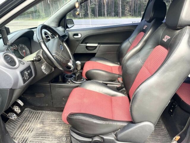 Черный Форд Фиеста, объемом двигателя 2 л и пробегом 222 тыс. км за 5400 $, фото 2 на Automoto.ua