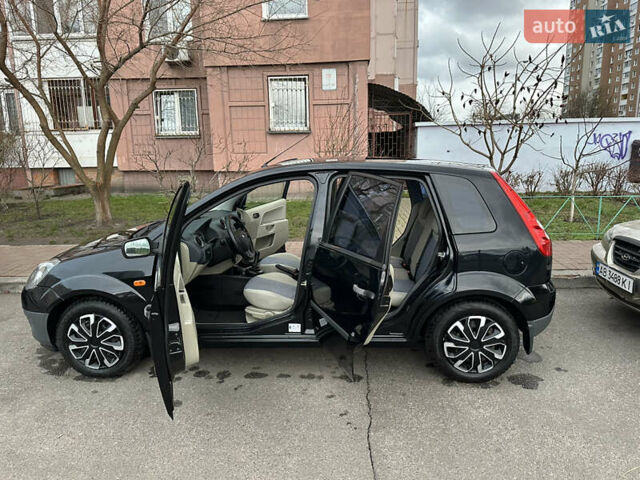 Черный Форд Фиеста, объемом двигателя 1.4 л и пробегом 145 тыс. км за 4000 $, фото 26 на Automoto.ua
