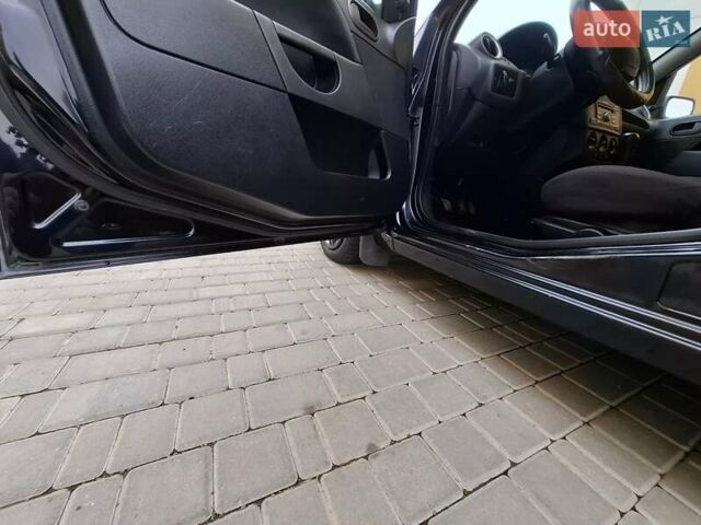 Черный Форд Фиеста, объемом двигателя 1.39 л и пробегом 220 тыс. км за 3800 $, фото 26 на Automoto.ua