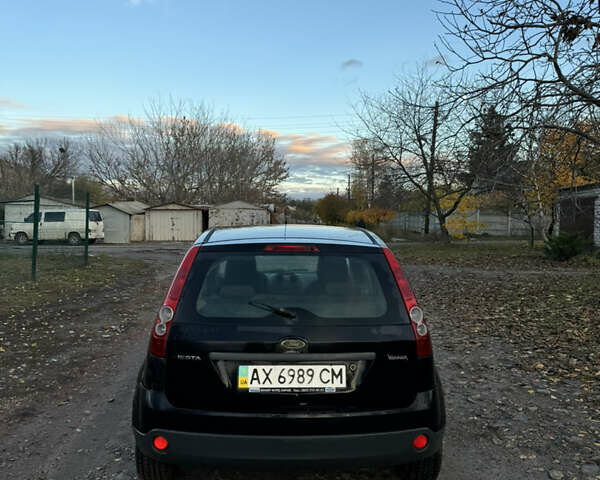 Черный Форд Фиеста, объемом двигателя 1.24 л и пробегом 367 тыс. км за 1850 $, фото 3 на Automoto.ua