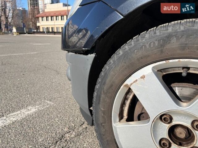 Черный Форд Фиеста, объемом двигателя 1.39 л и пробегом 218 тыс. км за 3200 $, фото 12 на Automoto.ua