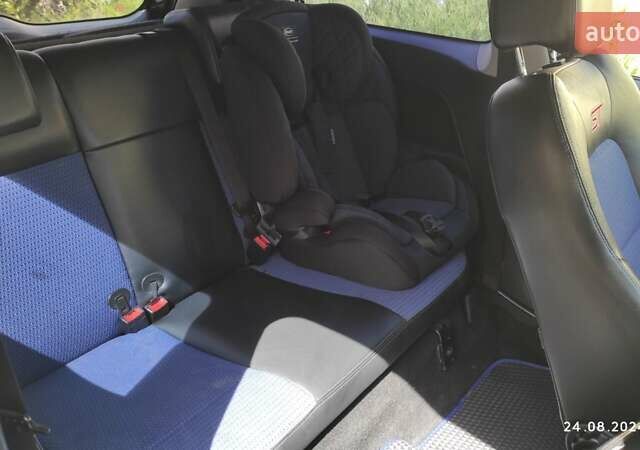 Черный Форд Фиеста, объемом двигателя 2 л и пробегом 206 тыс. км за 5000 $, фото 8 на Automoto.ua