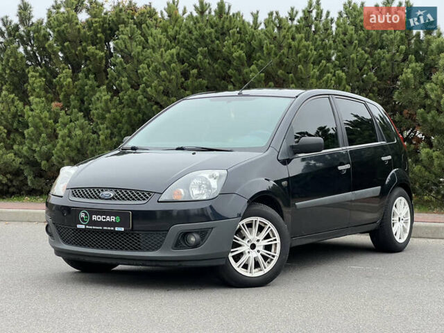 Черный Форд Фиеста, объемом двигателя 1.3 л и пробегом 251 тыс. км за 3500 $, фото 7 на Automoto.ua