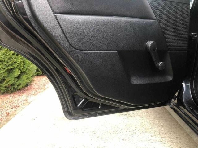 Черный Форд Фиеста, объемом двигателя 1.4 л и пробегом 234 тыс. км за 4400 $, фото 6 на Automoto.ua