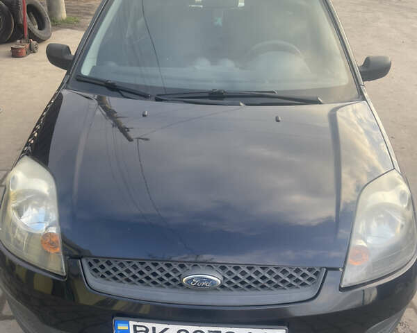 Чорний Форд Фієста, об'ємом двигуна 1.3 л та пробігом 190 тис. км за 3350 $, фото 5 на Automoto.ua