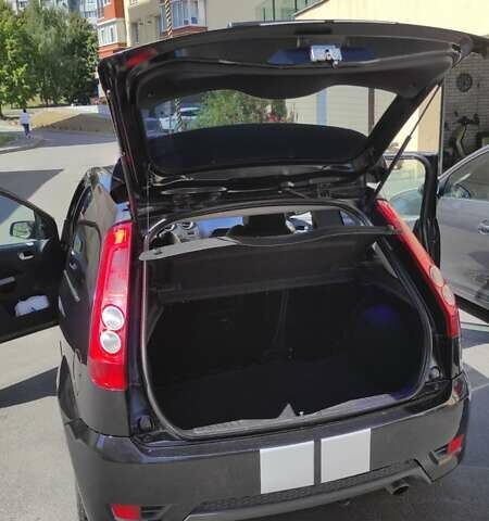 Черный Форд Фиеста, объемом двигателя 2 л и пробегом 206 тыс. км за 5000 $, фото 16 на Automoto.ua