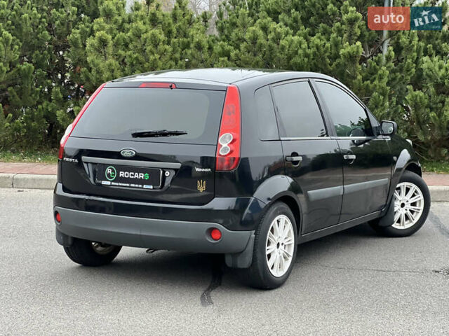 Черный Форд Фиеста, объемом двигателя 1.3 л и пробегом 251 тыс. км за 3500 $, фото 19 на Automoto.ua