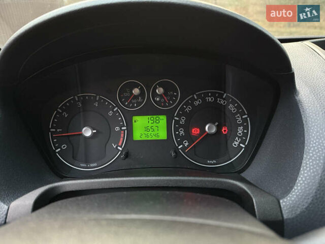 Черный Форд Фиеста, объемом двигателя 1.3 л и пробегом 276 тыс. км за 4300 $, фото 15 на Automoto.ua