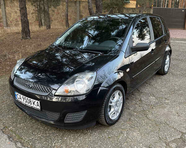 Черный Форд Фиеста, объемом двигателя 1.3 л и пробегом 276 тыс. км за 4300 $, фото 2 на Automoto.ua