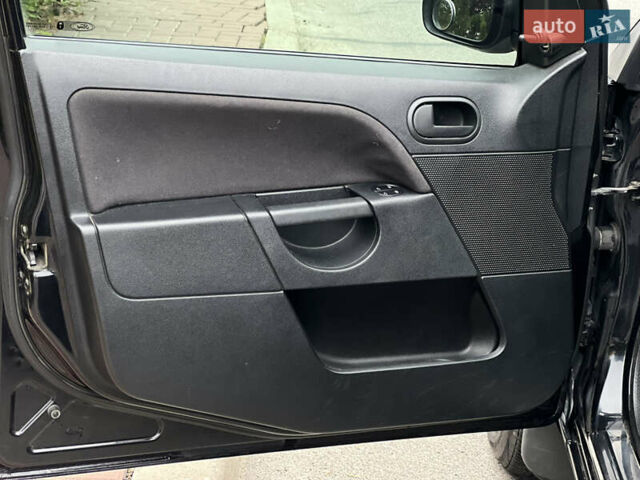 Черный Форд Фиеста, объемом двигателя 1.3 л и пробегом 251 тыс. км за 3500 $, фото 28 на Automoto.ua