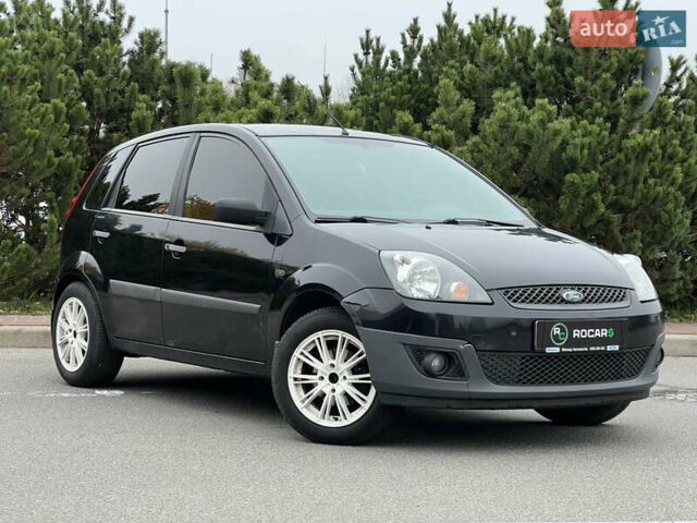 Черный Форд Фиеста, объемом двигателя 1.3 л и пробегом 251 тыс. км за 3500 $, фото 3 на Automoto.ua
