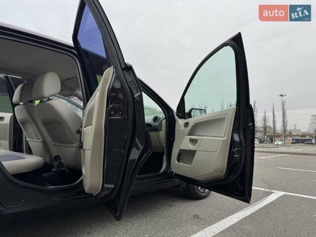 Черный Форд Фиеста, объемом двигателя 1.4 л и пробегом 145 тыс. км за 4350 $, фото 31 на Automoto.ua