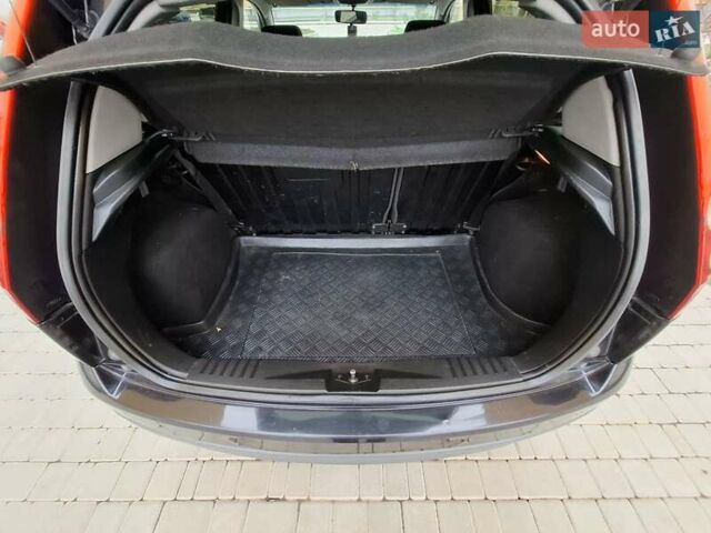 Черный Форд Фиеста, объемом двигателя 1.39 л и пробегом 220 тыс. км за 3800 $, фото 31 на Automoto.ua