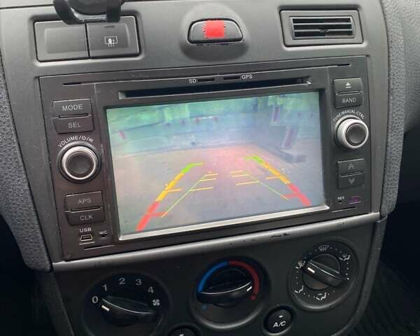 Чорний Форд Фієста, об'ємом двигуна 1.3 л та пробігом 250 тис. км за 3800 $, фото 11 на Automoto.ua