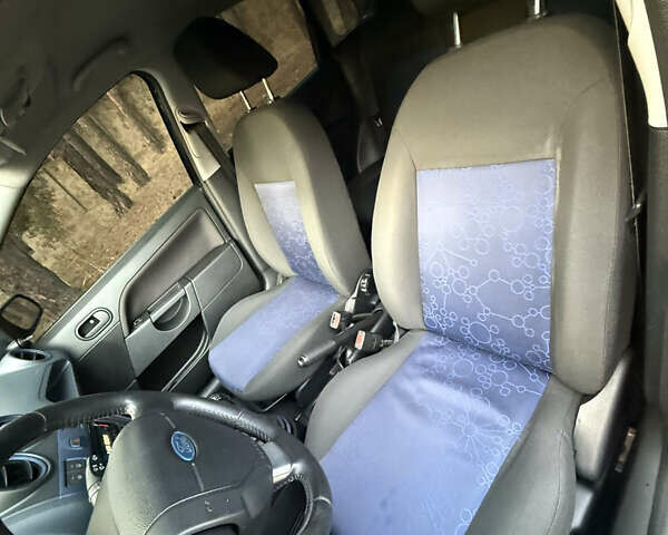 Черный Форд Фиеста, объемом двигателя 1.3 л и пробегом 276 тыс. км за 4300 $, фото 17 на Automoto.ua