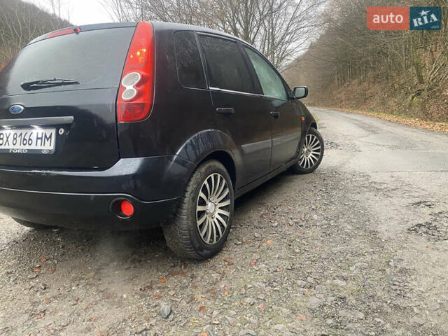 Черный Форд Фиеста, объемом двигателя 1.3 л и пробегом 230 тыс. км за 3400 $, фото 5 на Automoto.ua