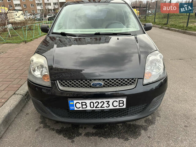 Черный Форд Фиеста, объемом двигателя 1.4 л и пробегом 145 тыс. км за 4000 $, фото 4 на Automoto.ua