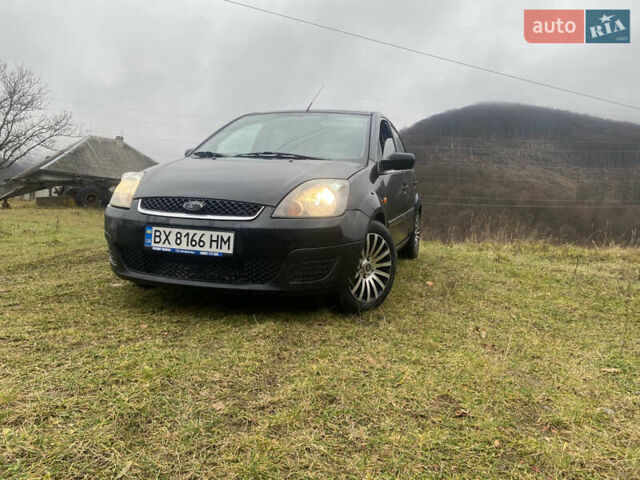 Черный Форд Фиеста, объемом двигателя 1.3 л и пробегом 230 тыс. км за 3400 $, фото 11 на Automoto.ua