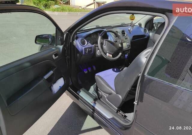 Черный Форд Фиеста, объемом двигателя 2 л и пробегом 206 тыс. км за 5000 $, фото 11 на Automoto.ua