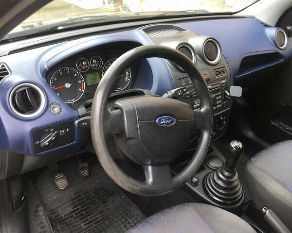 Черный Форд Фиеста, объемом двигателя 1.39 л и пробегом 234 тыс. км за 4400 $, фото 14 на Automoto.ua