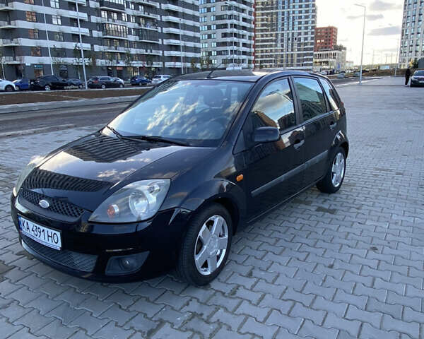 Чорний Форд Фієста, об'ємом двигуна 1.39 л та пробігом 247 тис. км за 4000 $, фото 2 на Automoto.ua