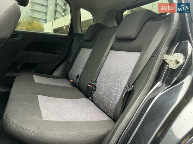 Черный Форд Фиеста, объемом двигателя 1.3 л и пробегом 251 тыс. км за 3500 $, фото 41 на Automoto.ua