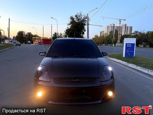 Чорний Форд Фієста, об'ємом двигуна 2 л та пробігом 188 тис. км за 5500 $, фото 1 на Automoto.ua