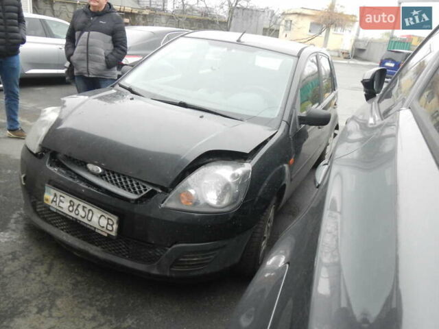 Черный Форд Фиеста, объемом двигателя 1.25 л и пробегом 220 тыс. км за 1600 $, фото 2 на Automoto.ua