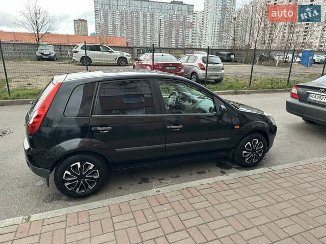 Черный Форд Фиеста, объемом двигателя 1.4 л и пробегом 145 тыс. км за 4000 $, фото 1 на Automoto.ua