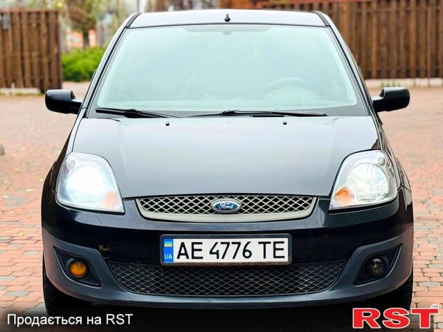 Черный Форд Фиеста, объемом двигателя 1.2 л и пробегом 160 тыс. км за 3999 $, фото 1 на Automoto.ua