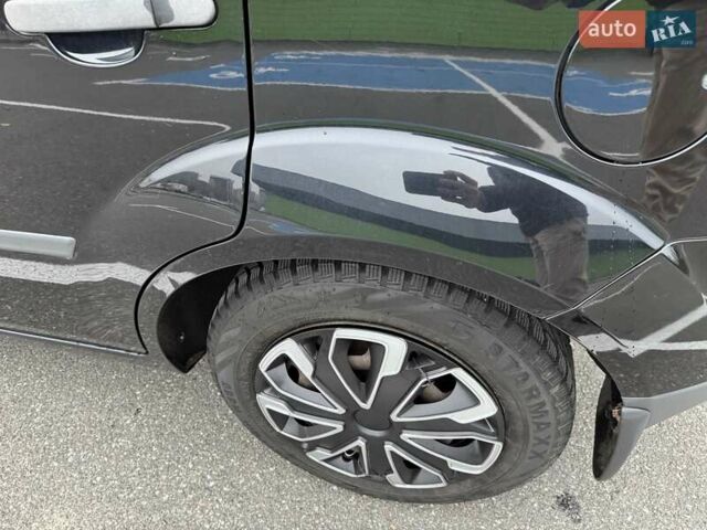 Черный Форд Фиеста, объемом двигателя 1.4 л и пробегом 145 тыс. км за 4350 $, фото 40 на Automoto.ua