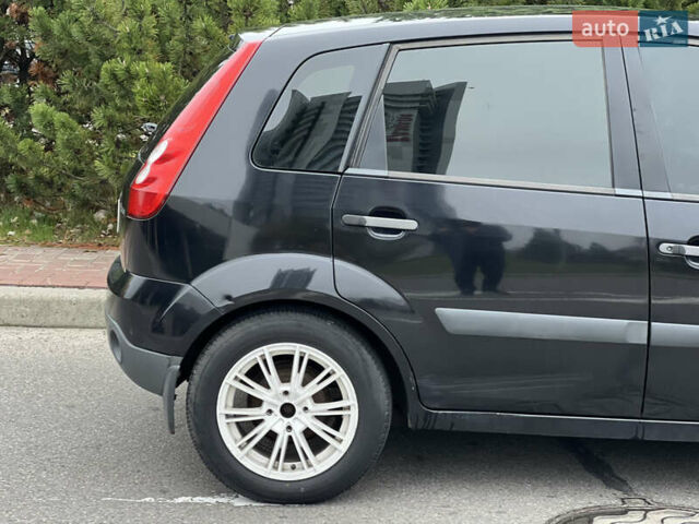 Черный Форд Фиеста, объемом двигателя 1.3 л и пробегом 251 тыс. км за 3500 $, фото 24 на Automoto.ua