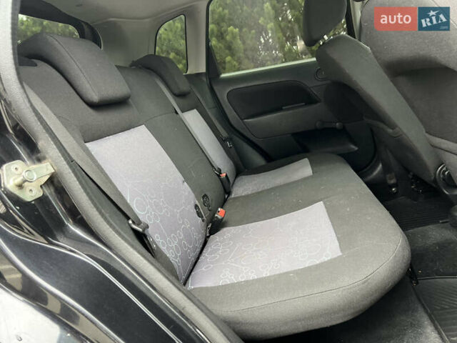 Черный Форд Фиеста, объемом двигателя 1.3 л и пробегом 251 тыс. км за 3500 $, фото 48 на Automoto.ua