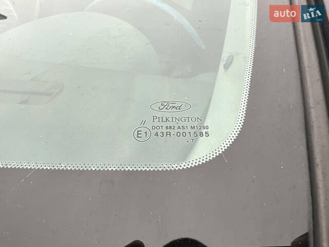 Черный Форд Фиеста, объемом двигателя 1.3 л и пробегом 251 тыс. км за 3500 $, фото 53 на Automoto.ua