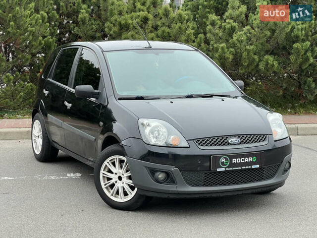 Черный Форд Фиеста, объемом двигателя 1.3 л и пробегом 251 тыс. км за 3500 $, фото 1 на Automoto.ua