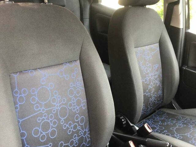 Черный Форд Фиеста, объемом двигателя 1.4 л и пробегом 234 тыс. км за 4400 $, фото 12 на Automoto.ua