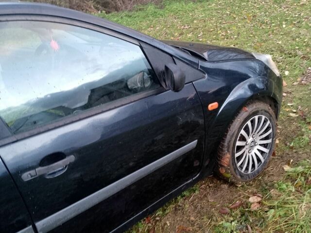 Черный Форд Фиеста, объемом двигателя 1.3 л и пробегом 230 тыс. км за 2500 $, фото 2 на Automoto.ua