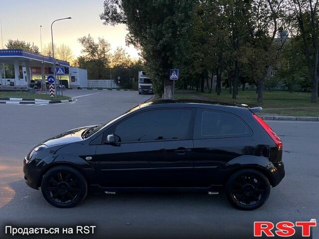 Чорний Форд Фієста, об'ємом двигуна 2 л та пробігом 188 тис. км за 5500 $, фото 3 на Automoto.ua
