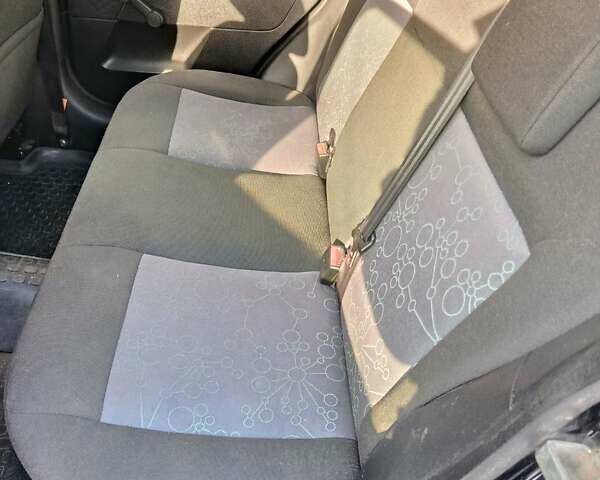 Чорний Форд Фієста, об'ємом двигуна 1.39 л та пробігом 210 тис. км за 3500 $, фото 4 на Automoto.ua