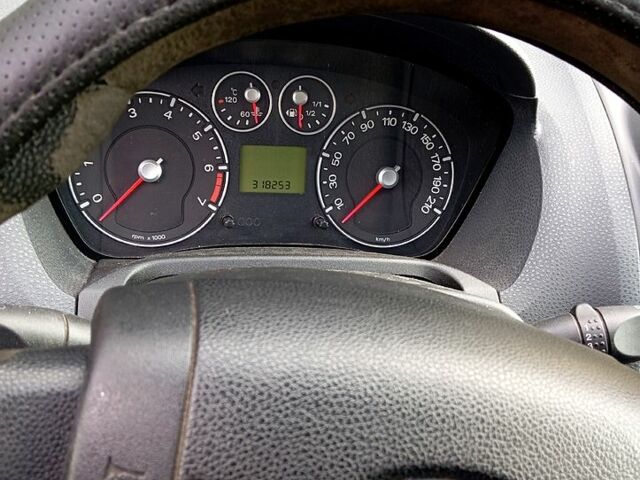 Черный Форд Фиеста, объемом двигателя 1.2 л и пробегом 0 тыс. км за 2700 $, фото 2 на Automoto.ua