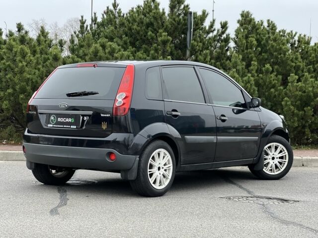 Черный Форд Фиеста, объемом двигателя 1.3 л и пробегом 251 тыс. км за 3500 $, фото 4 на Automoto.ua