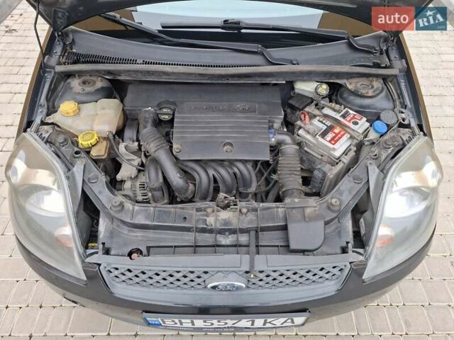 Черный Форд Фиеста, объемом двигателя 1.39 л и пробегом 220 тыс. км за 3800 $, фото 35 на Automoto.ua