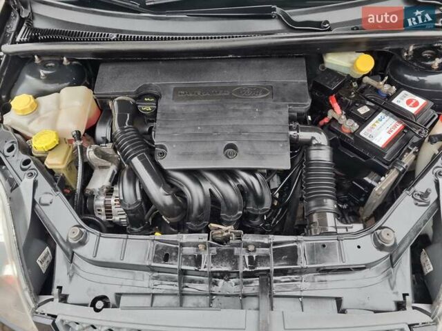 Черный Форд Фиеста, объемом двигателя 1.4 л и пробегом 233 тыс. км за 4650 $, фото 16 на Automoto.ua